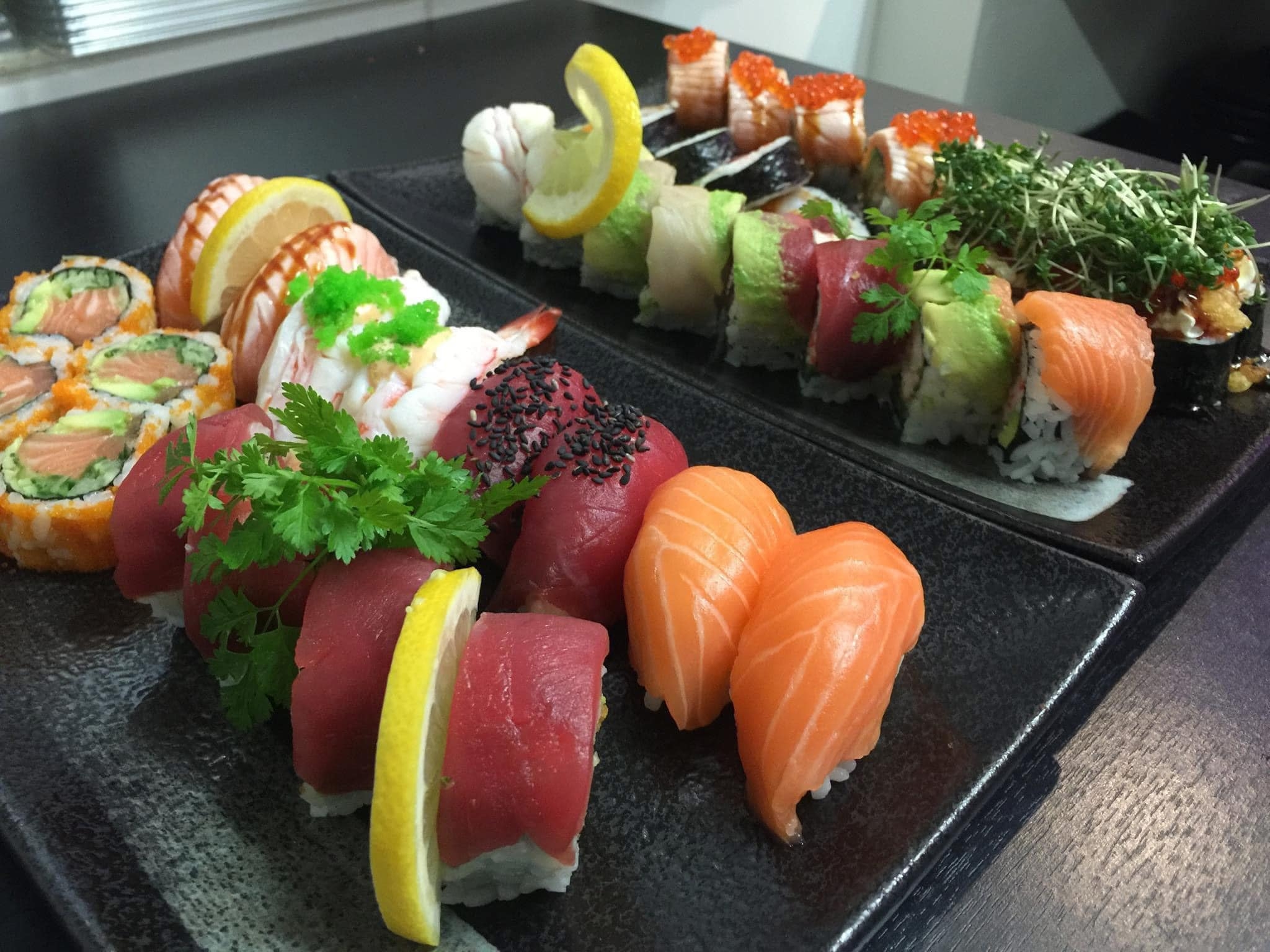 Luksus uramaki ruller fra Gaja Sushi – smagfuld sushi i Hjørring lavet af de bedste råvarer og serveret med kærlighed