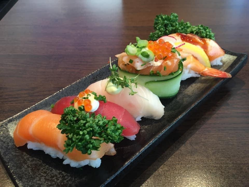 Spis alt hvad du kan med frisklavet sushi i Hjørring hos Gaja Sushi – en ubegrænset oplevelse med varme retter og lækker sushi.